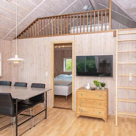 度假居 6 Person Holiday In *
