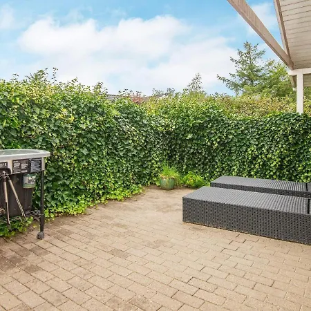 6 Person Holiday In *