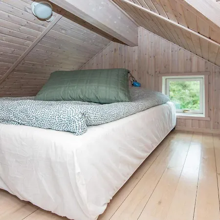 6 Person Holiday In